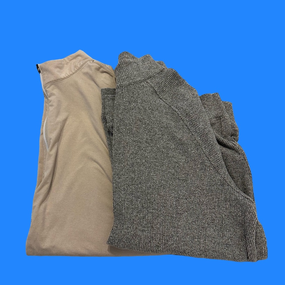 TWO GENTLY USED STRAIGHT DOWN MIDLAND COUNTRY CLUB 1/4 ZIPS SIZE XL